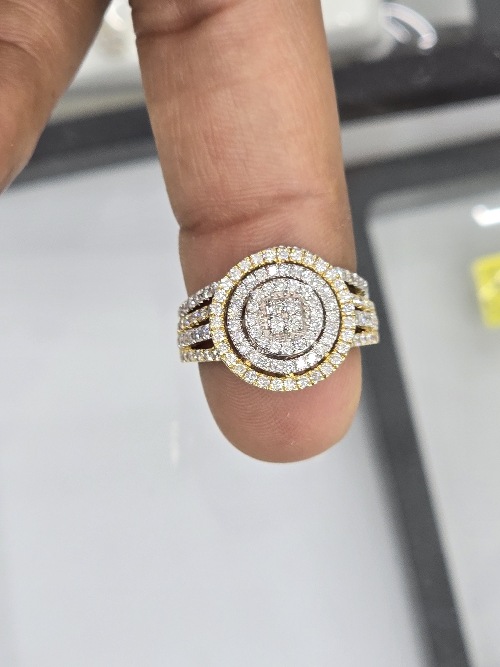 Real Diamknd 10kt Two-Tone Diamond Halo Statement Ring - White & Yellow